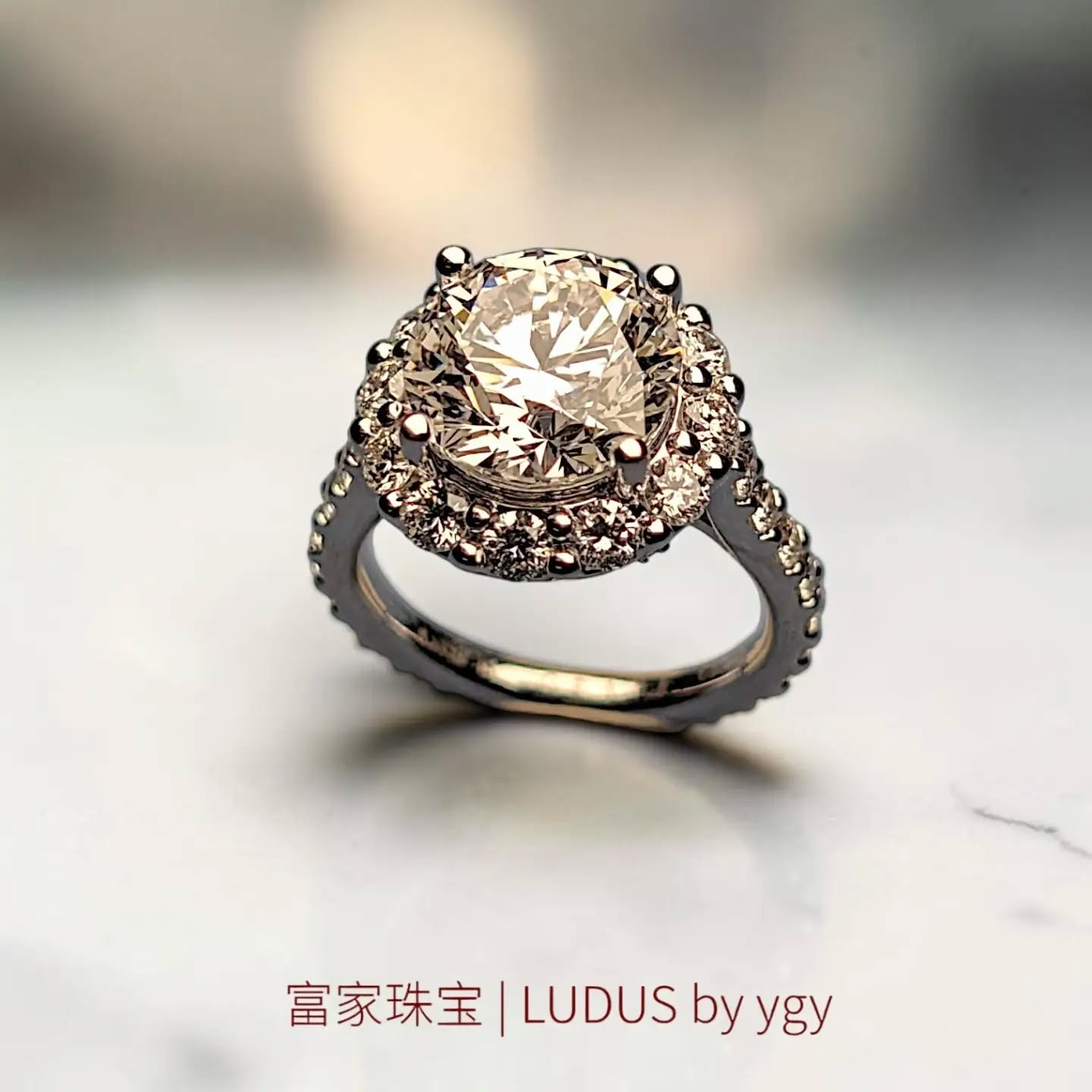 Exquisite Diamond Halo Ring