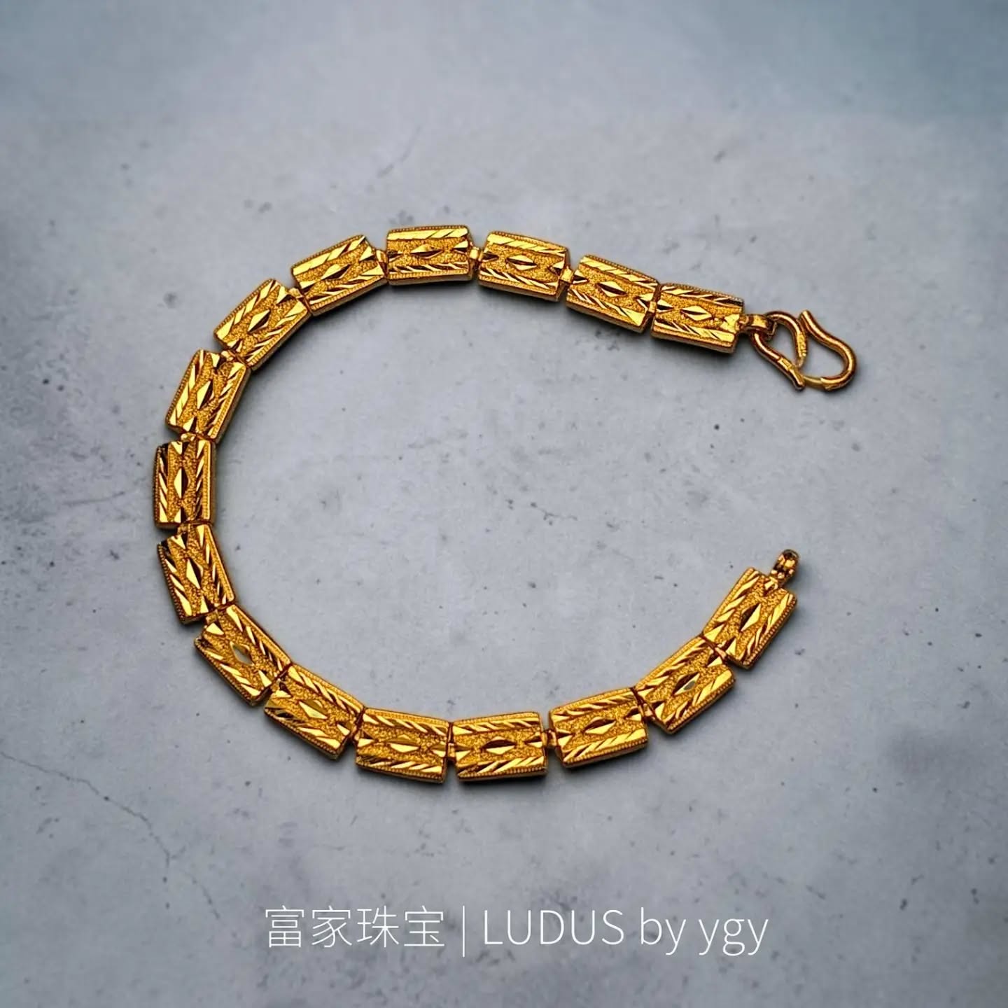Exquisite Geometric Gold Bracelet
