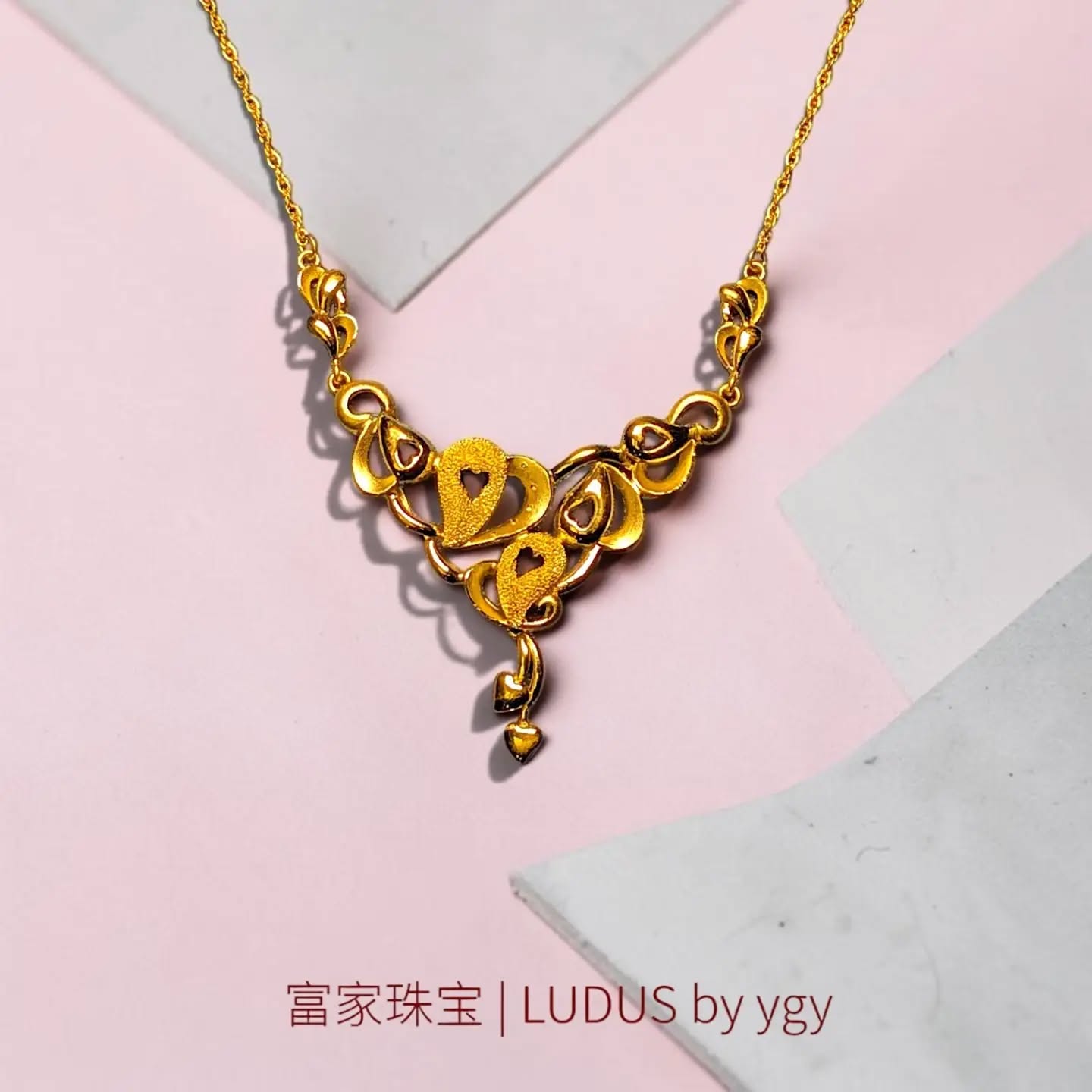 Elegant Heart Filigree Necklace