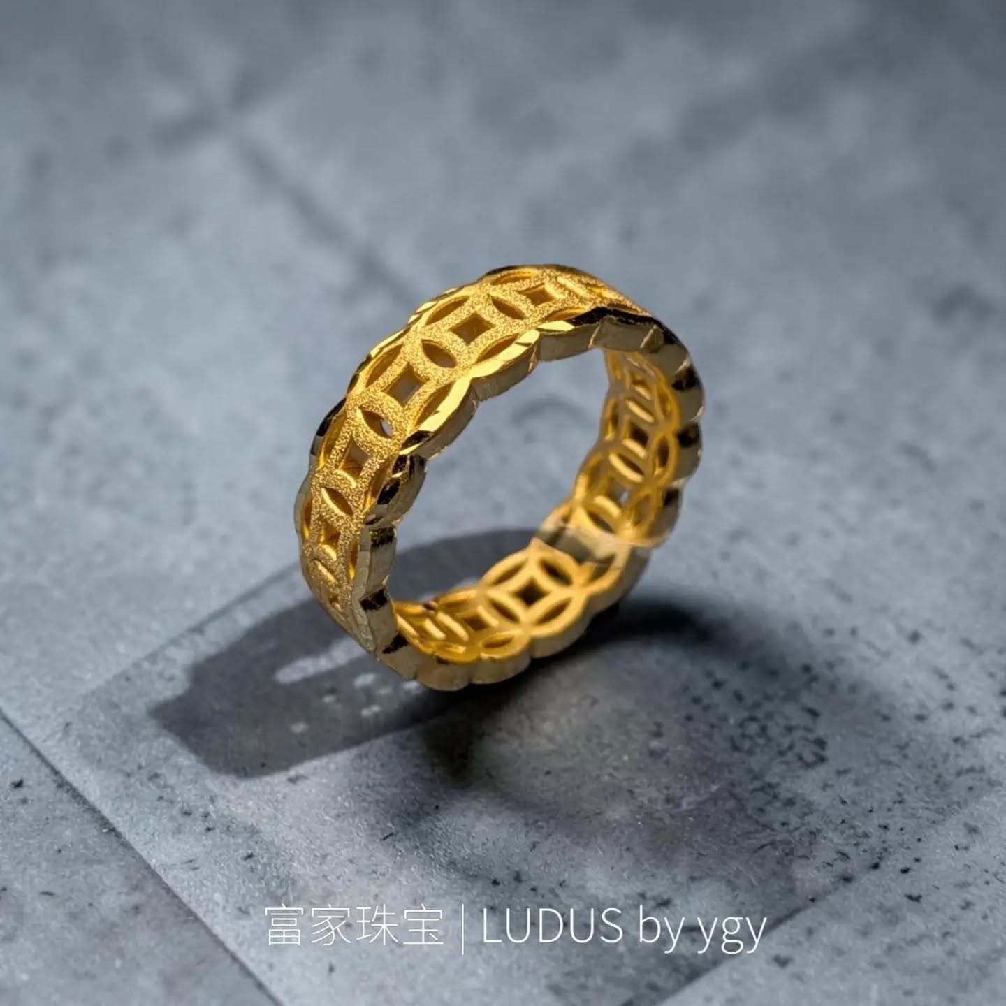 Elegant Geometric Gold Ring