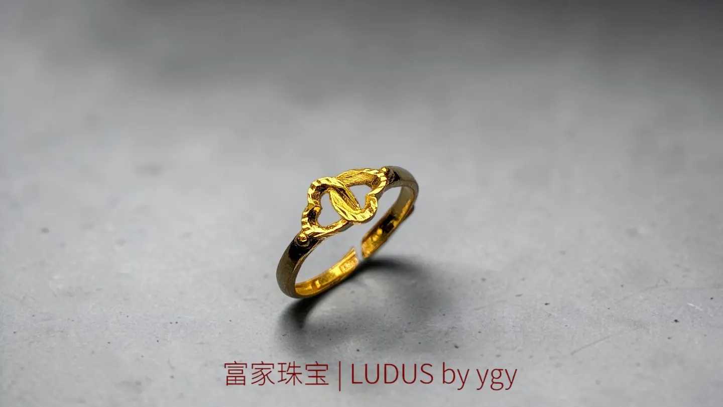 Elegant Twisted Knot Ring