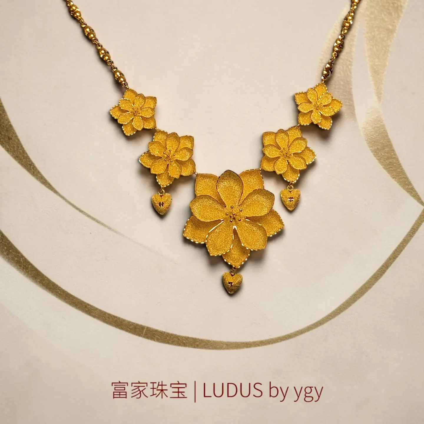 Elegant Floral Gold Necklace